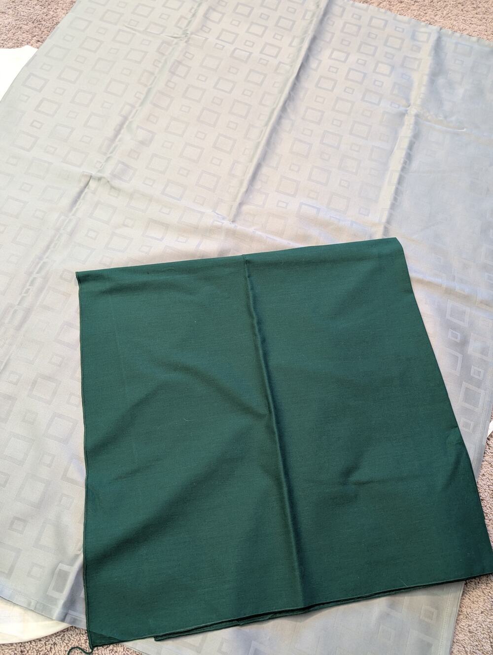 Green table cloth set of 2